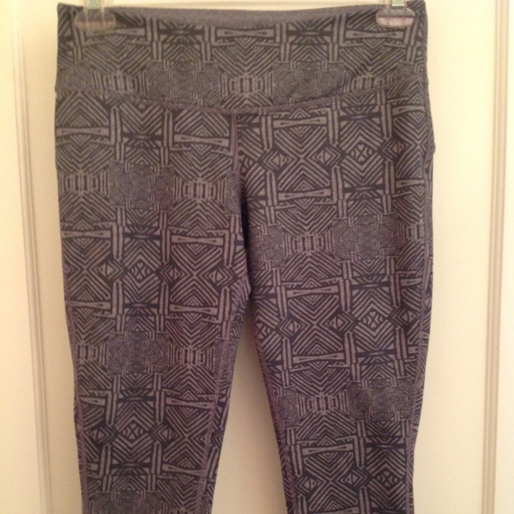MPG Women's Active Capri Pants. Tribal print.